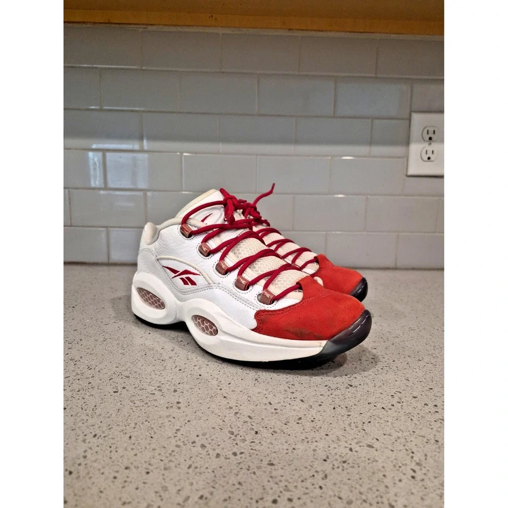 Reebok Question Low White Red Ice Size 9.5 Mens Suede Tip